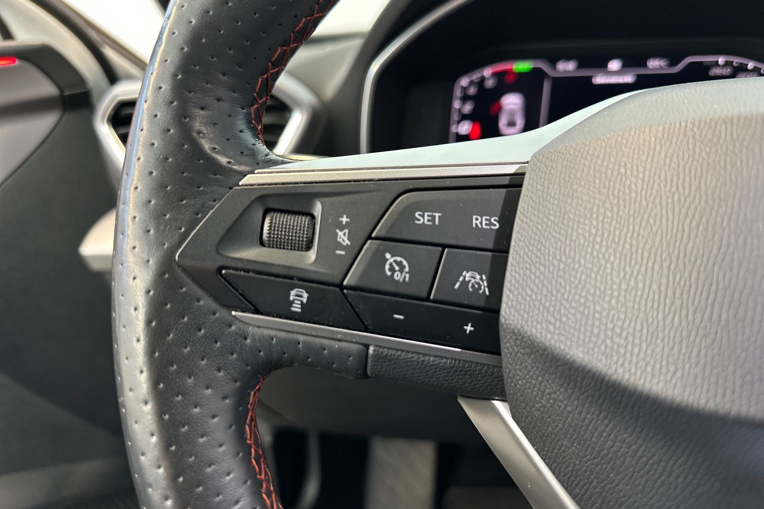 SEAT Leon Sportstourer vaihtoauto