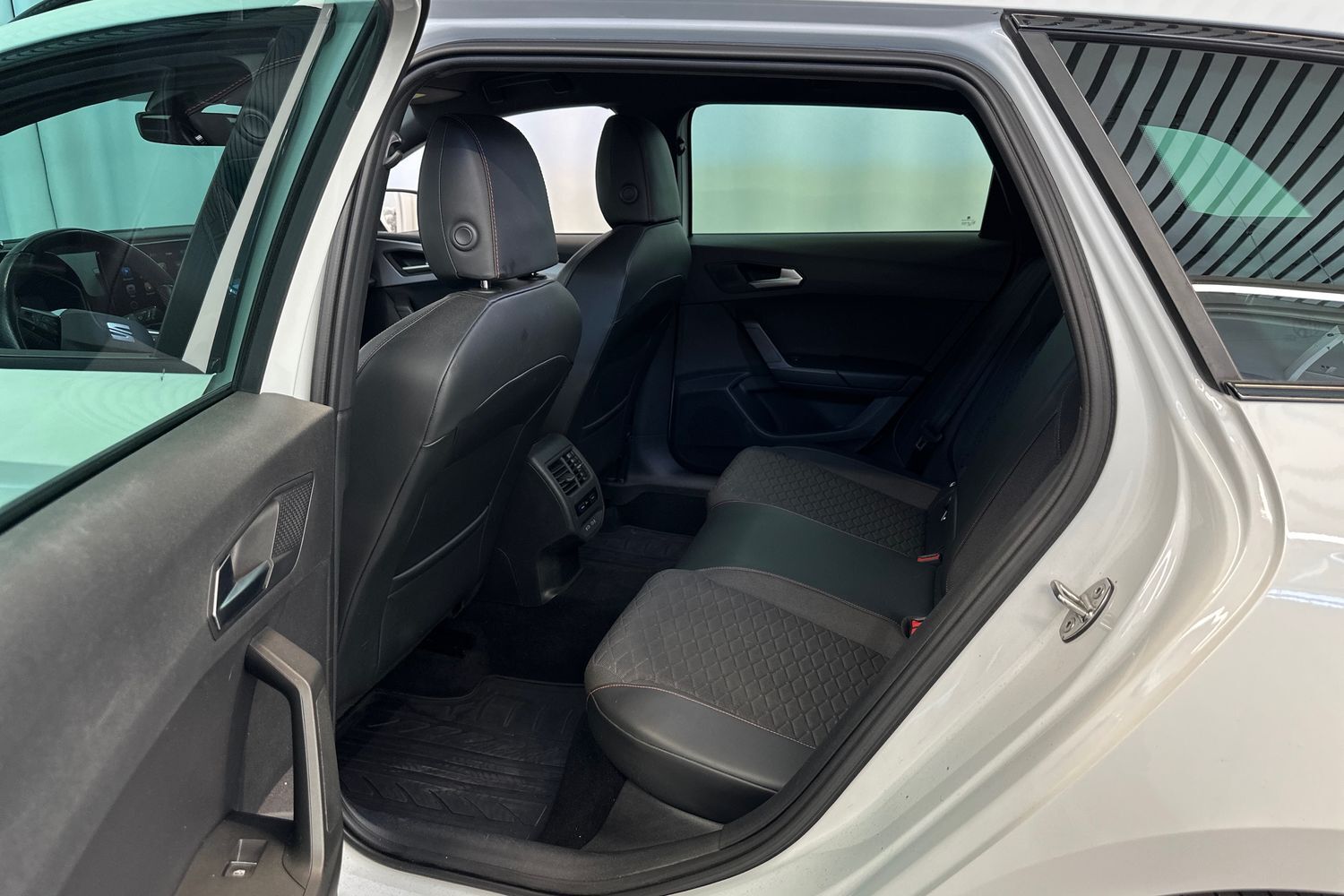 SEAT Leon Sportstourer vaihtoauto