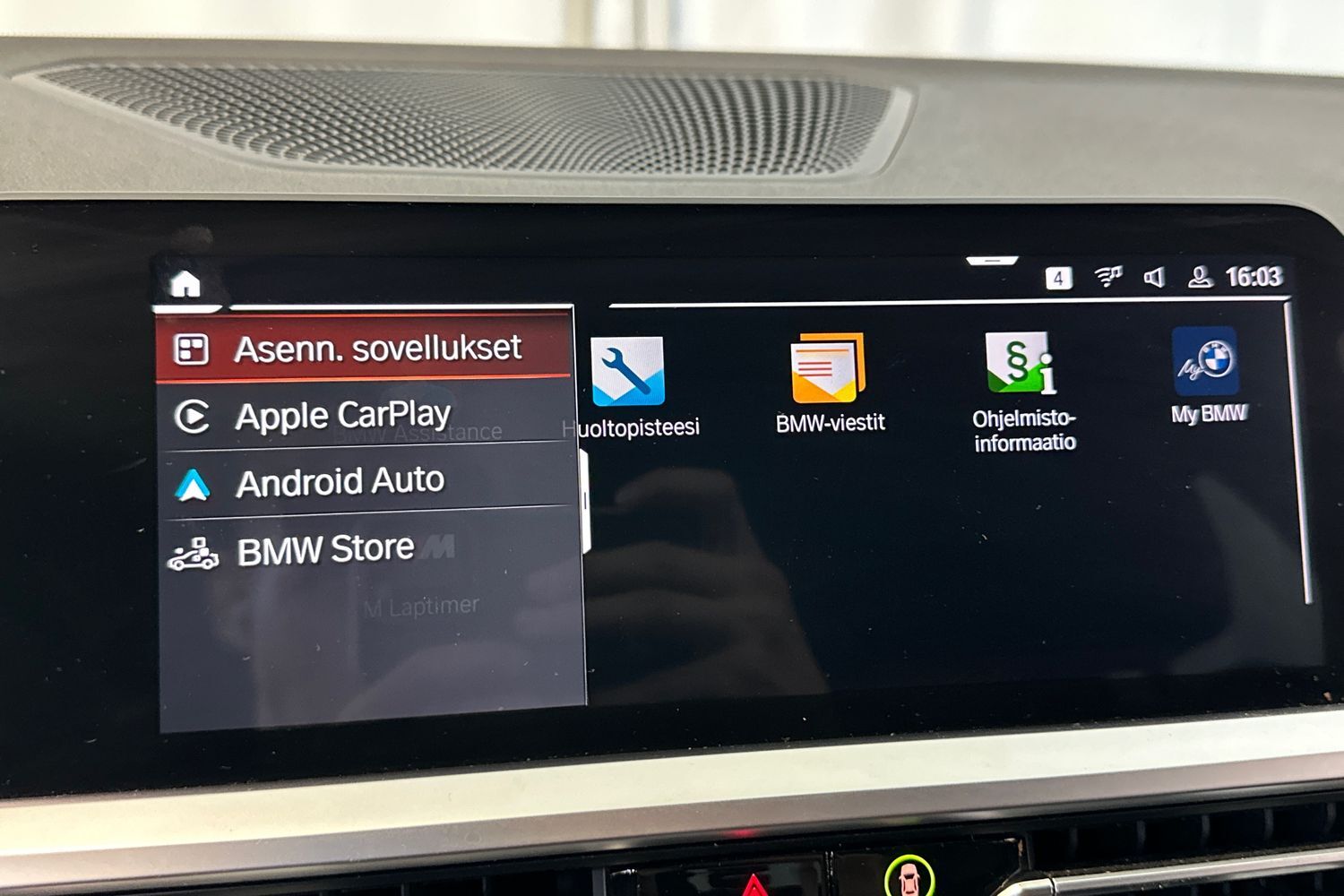 BMW 330 vaihtoauto