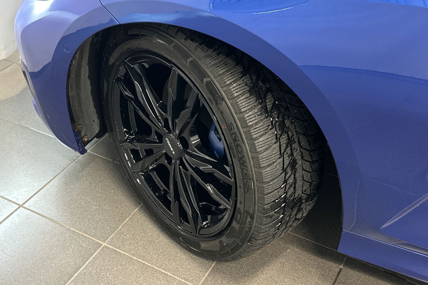 BMW 330 vaihtoauto