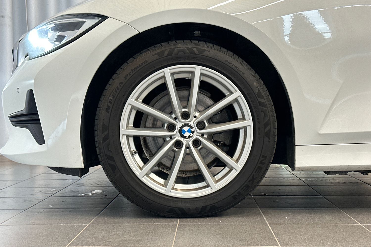 BMW 320 vaihtoauto