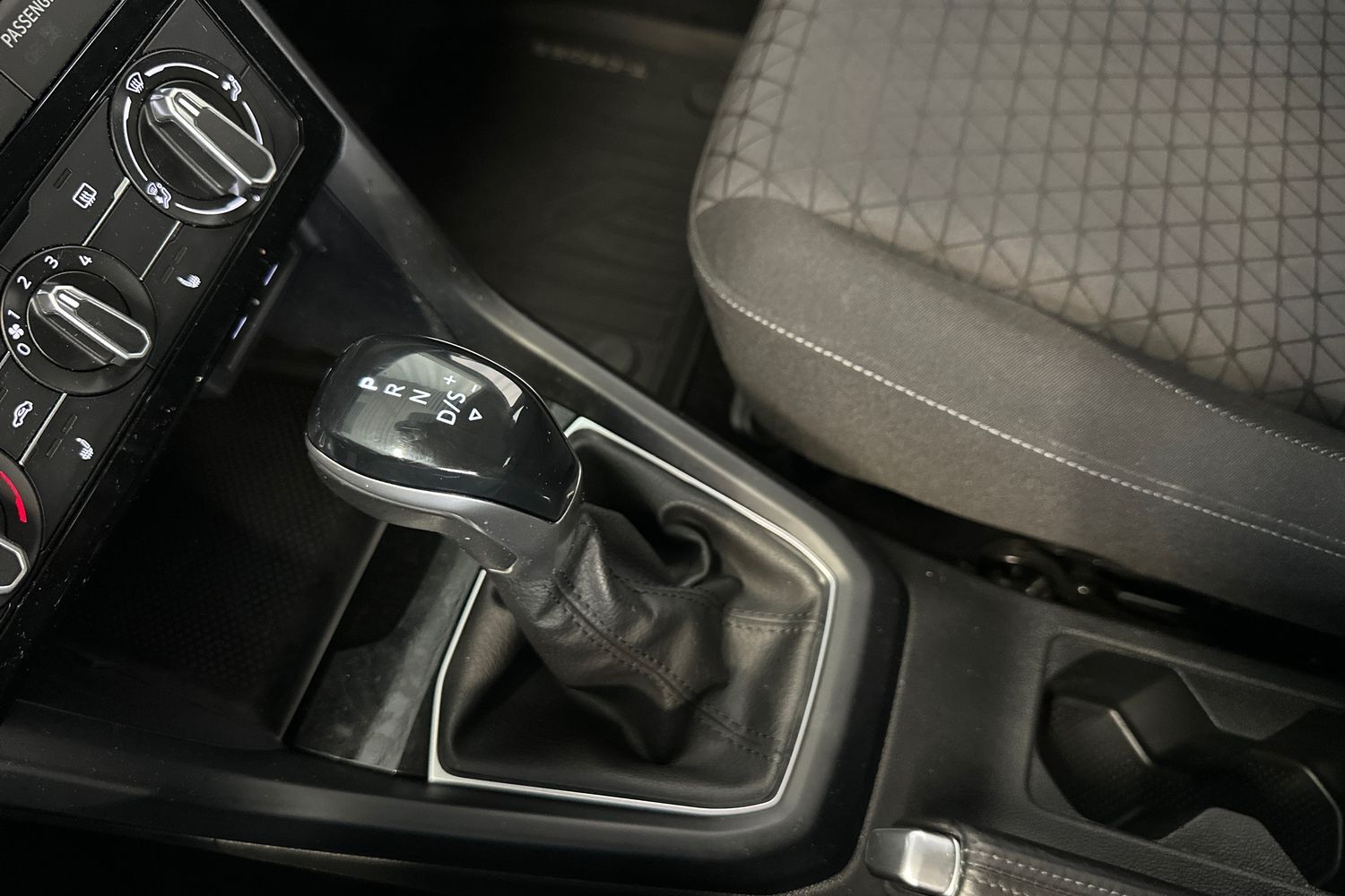 Volkswagen T-Cross vaihtoauto