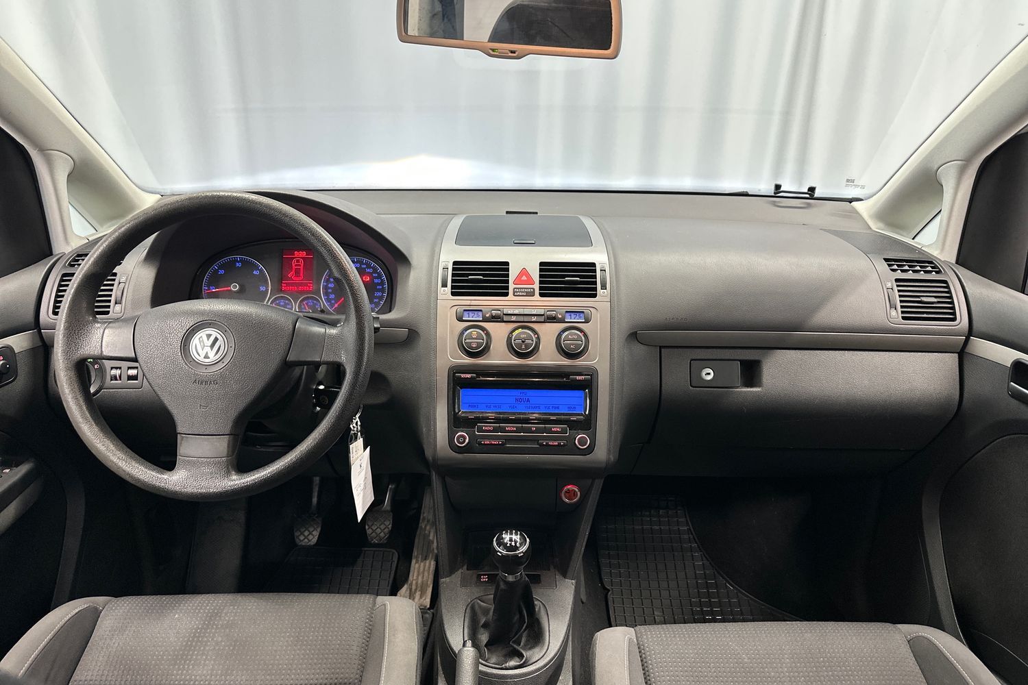 Volkswagen Touran vaihtoauto