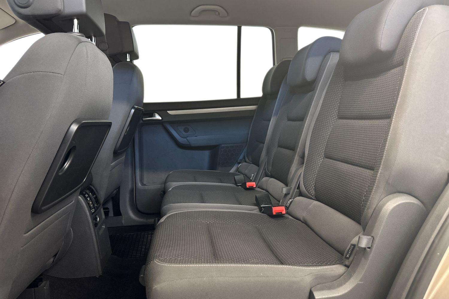 Volkswagen Touran vaihtoauto