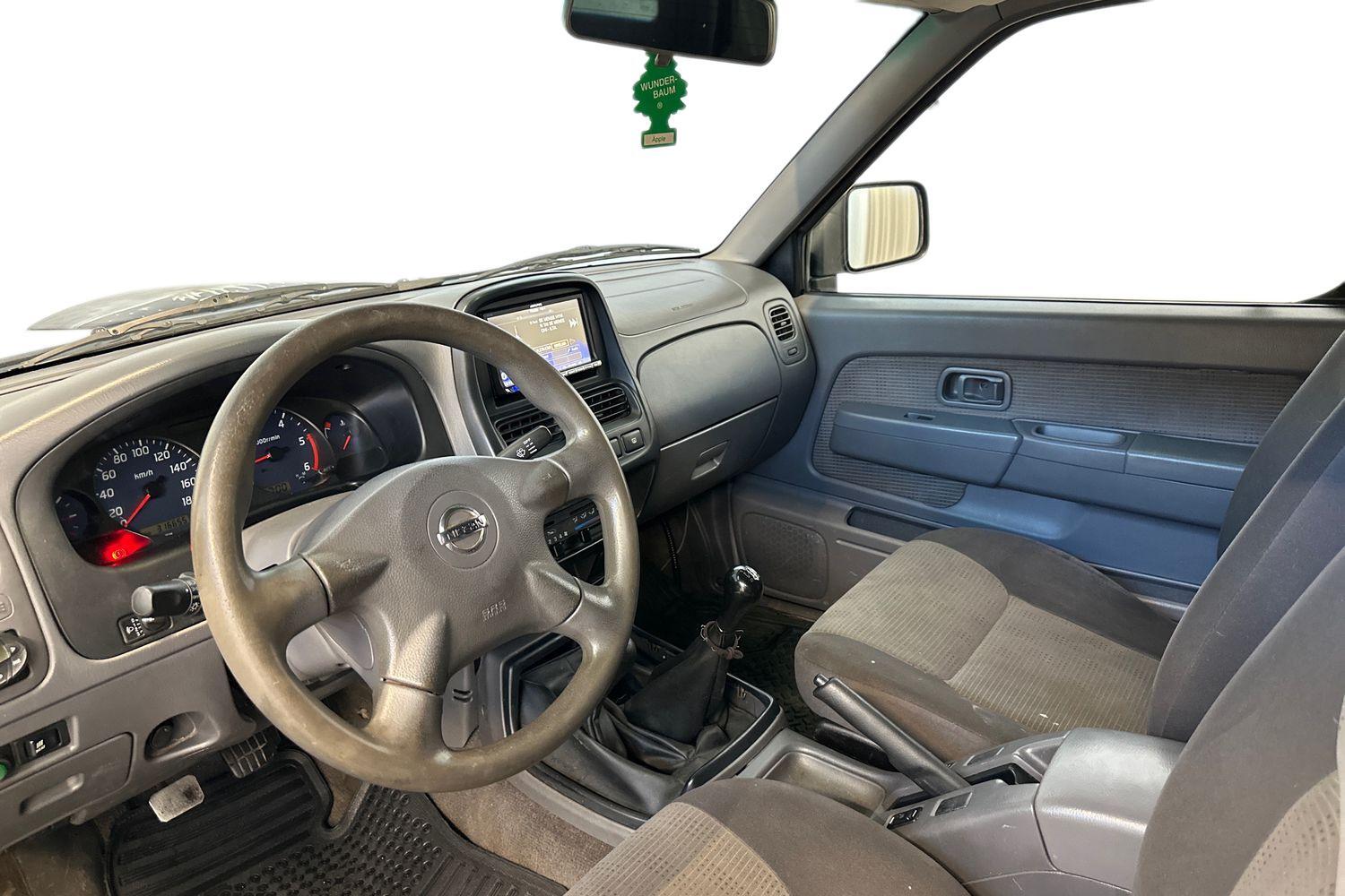Nissan Pickup vaihtoauto
