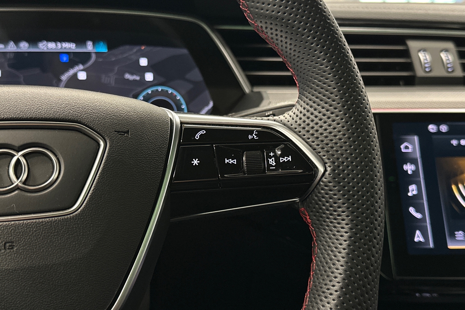 Audi Q8 e-tron vaihtoauto