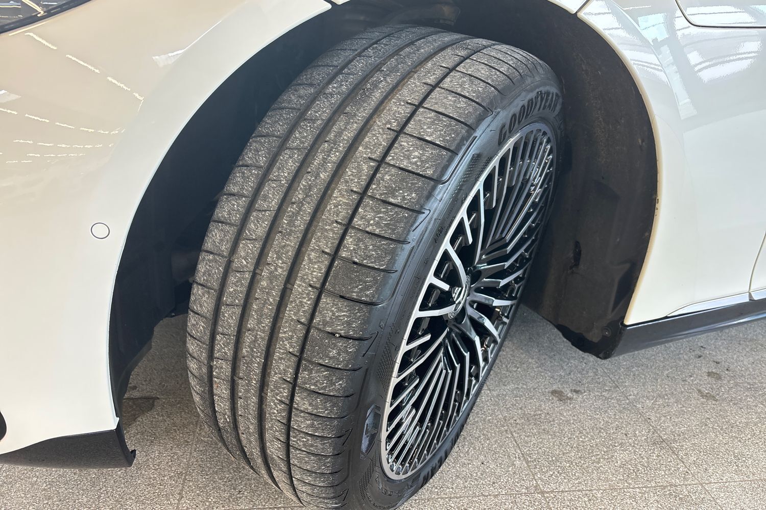 Mercedes-Benz EQS vaihtoauto