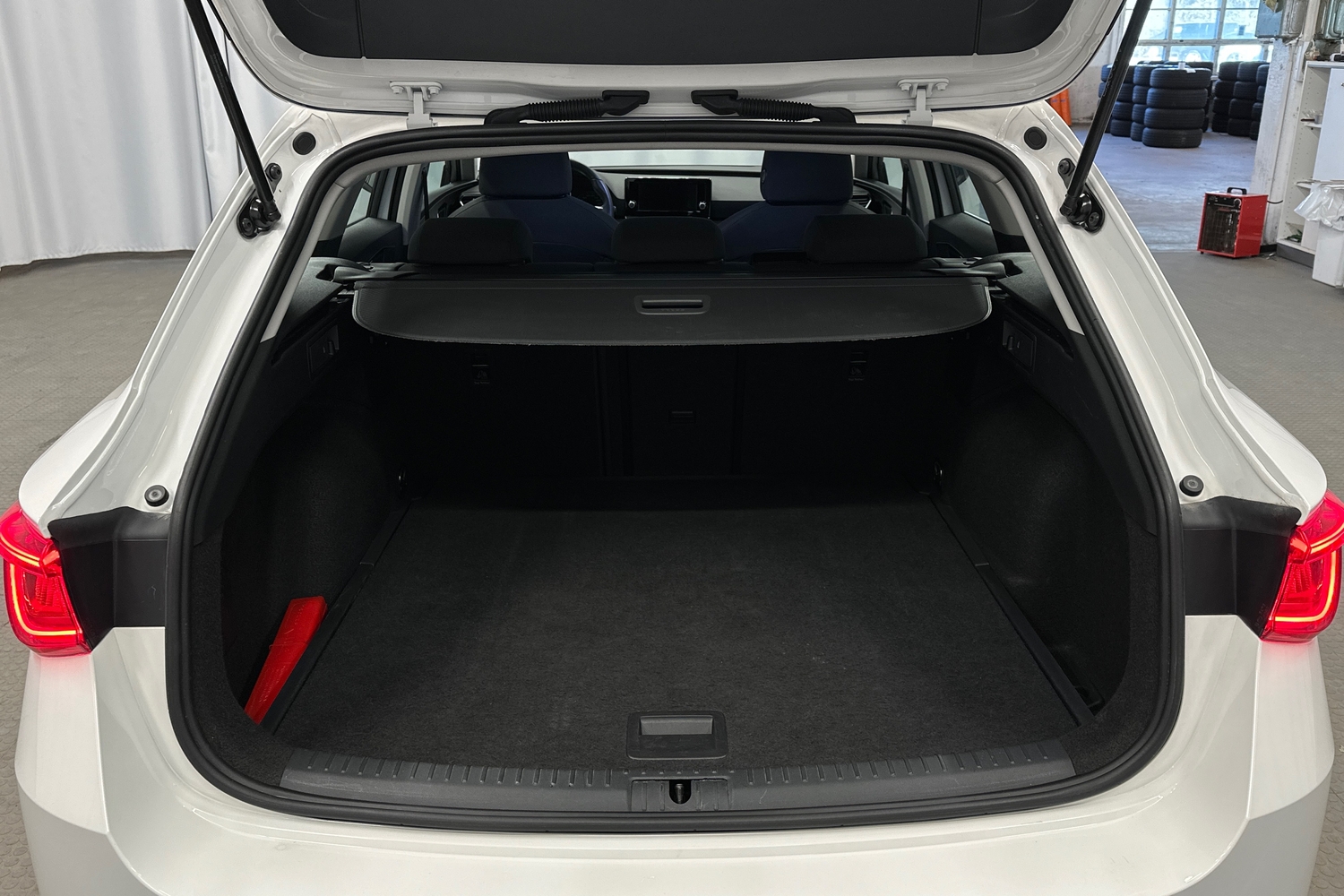 SEAT Leon Sportstourer vaihtoauto