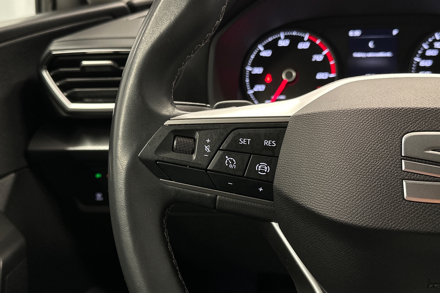 SEAT Leon Sportstourer vaihtoauto