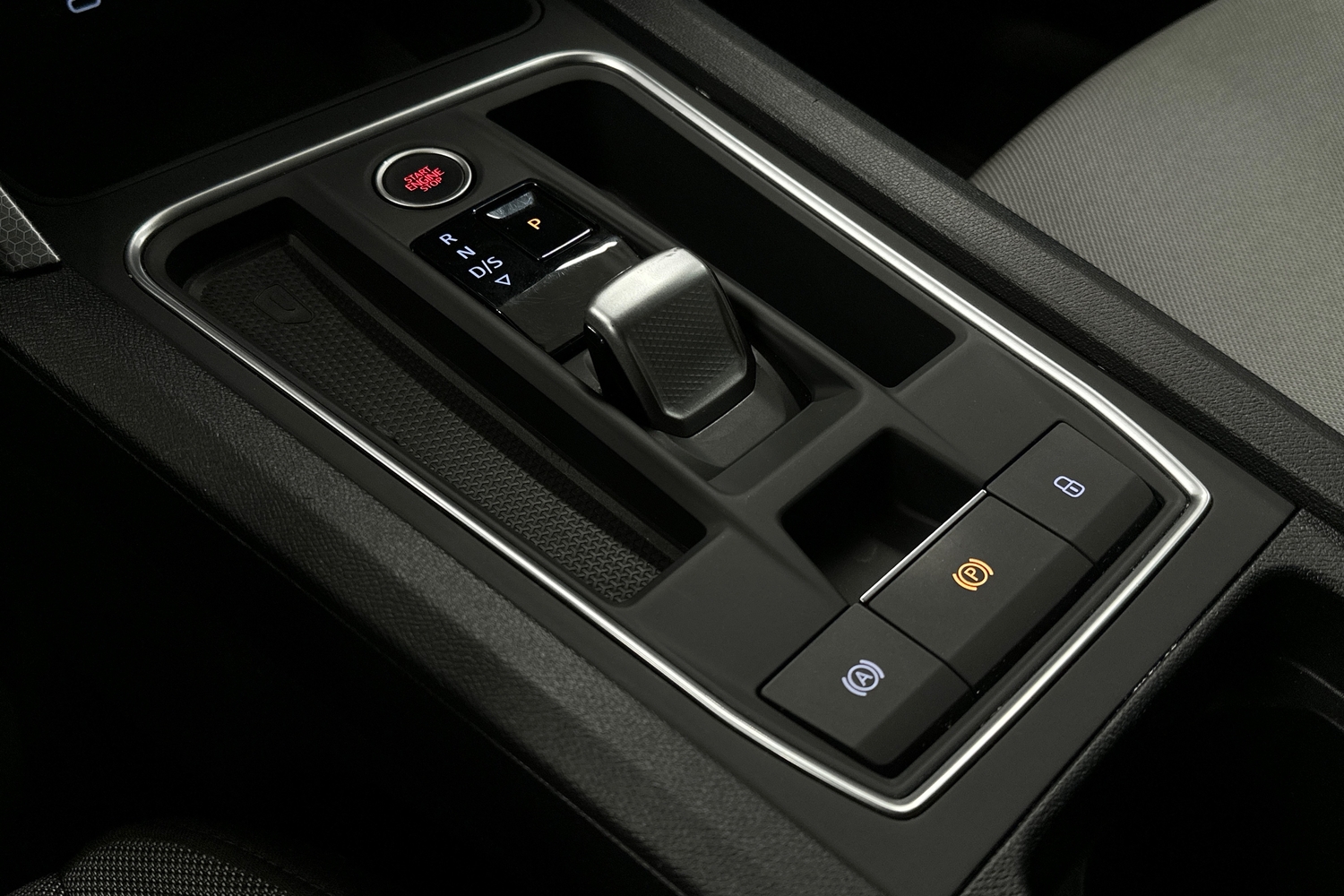 SEAT Leon Sportstourer vaihtoauto