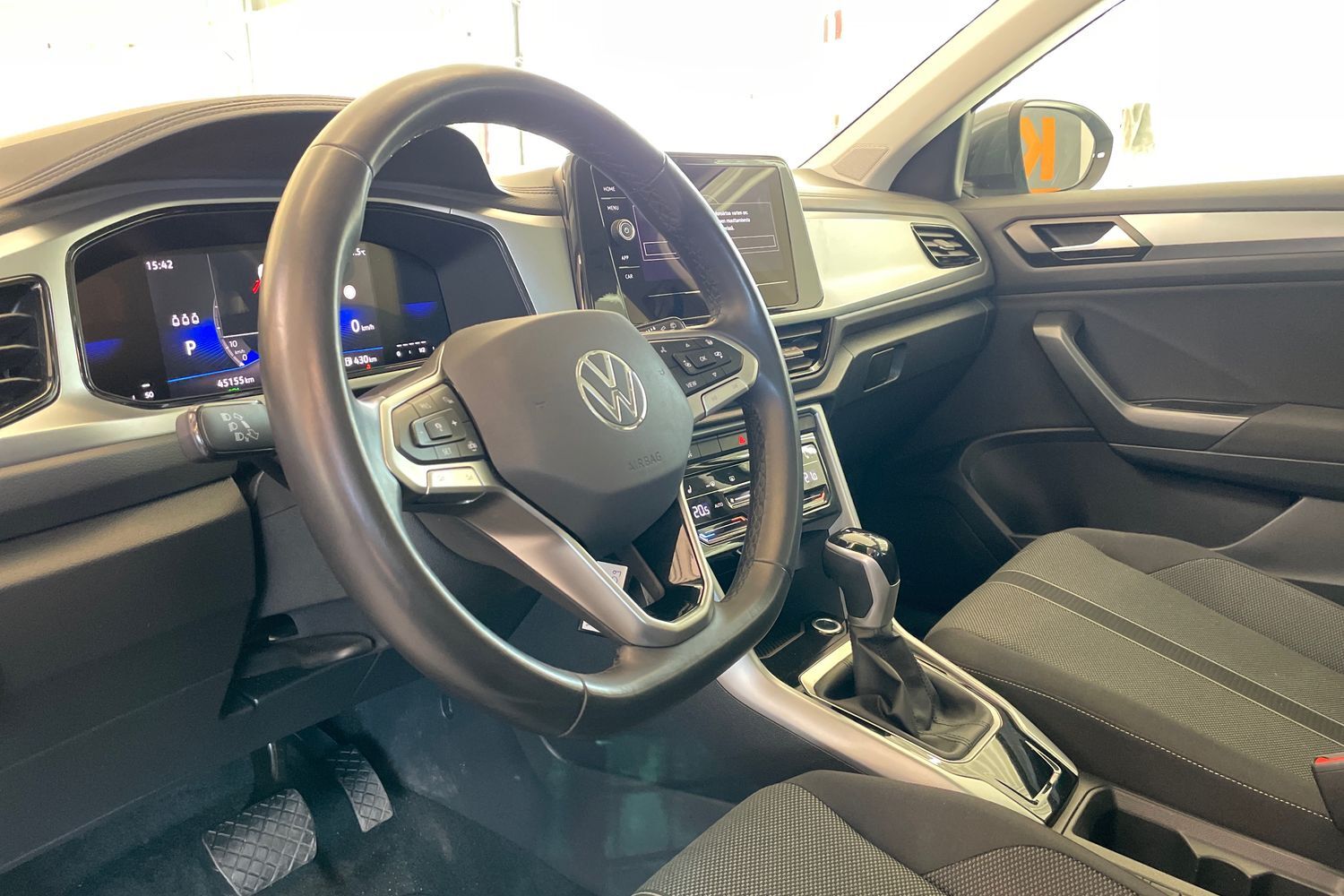 Volkswagen T-Roc vaihtoauto