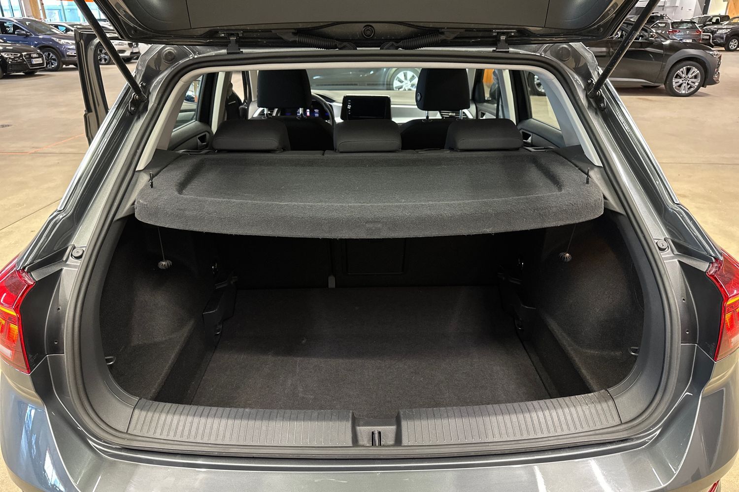 Volkswagen T-Roc vaihtoauto