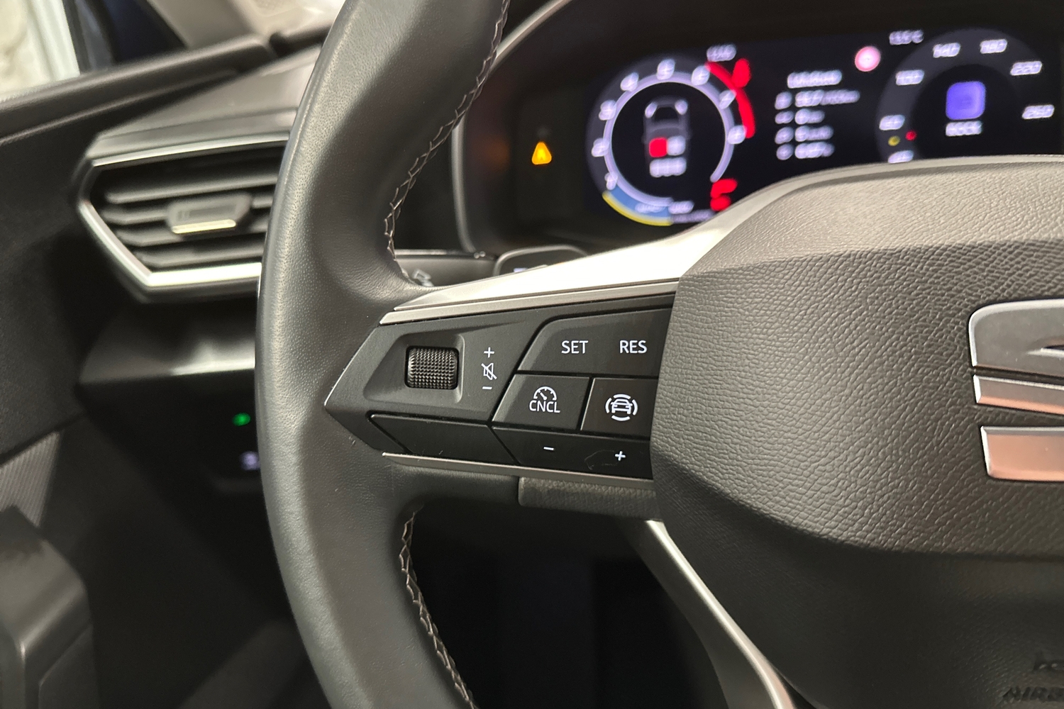 SEAT Leon Sportstourer vaihtoauto