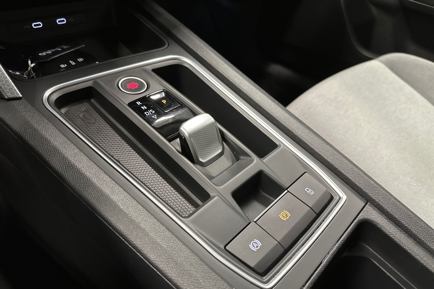SEAT Leon Sportstourer vaihtoauto