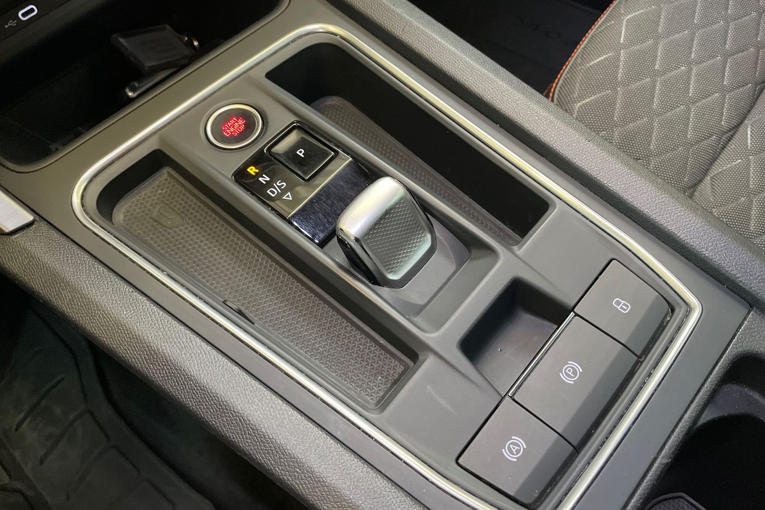 SEAT Leon Sportstourer vaihtoauto