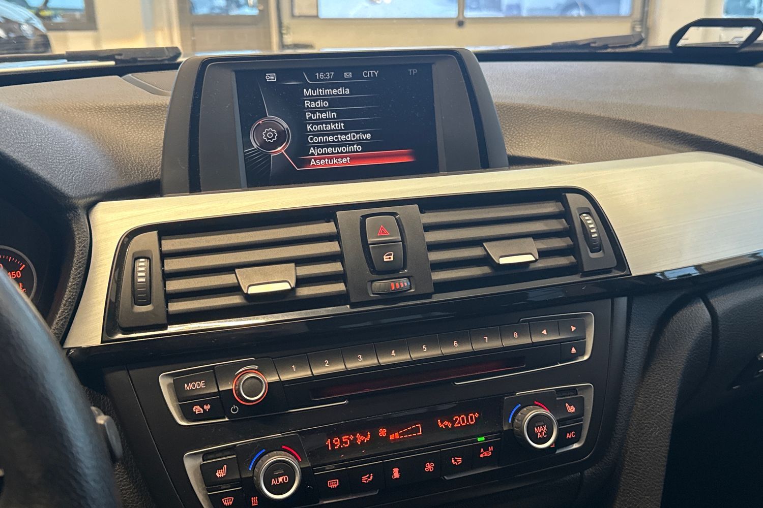 BMW 318 vaihtoauto