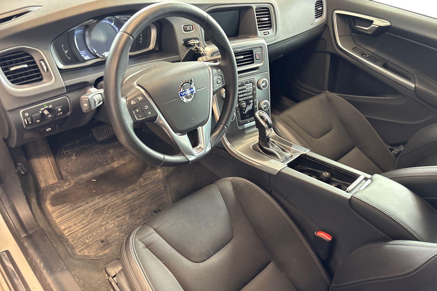 Volvo V60 vaihtoauto