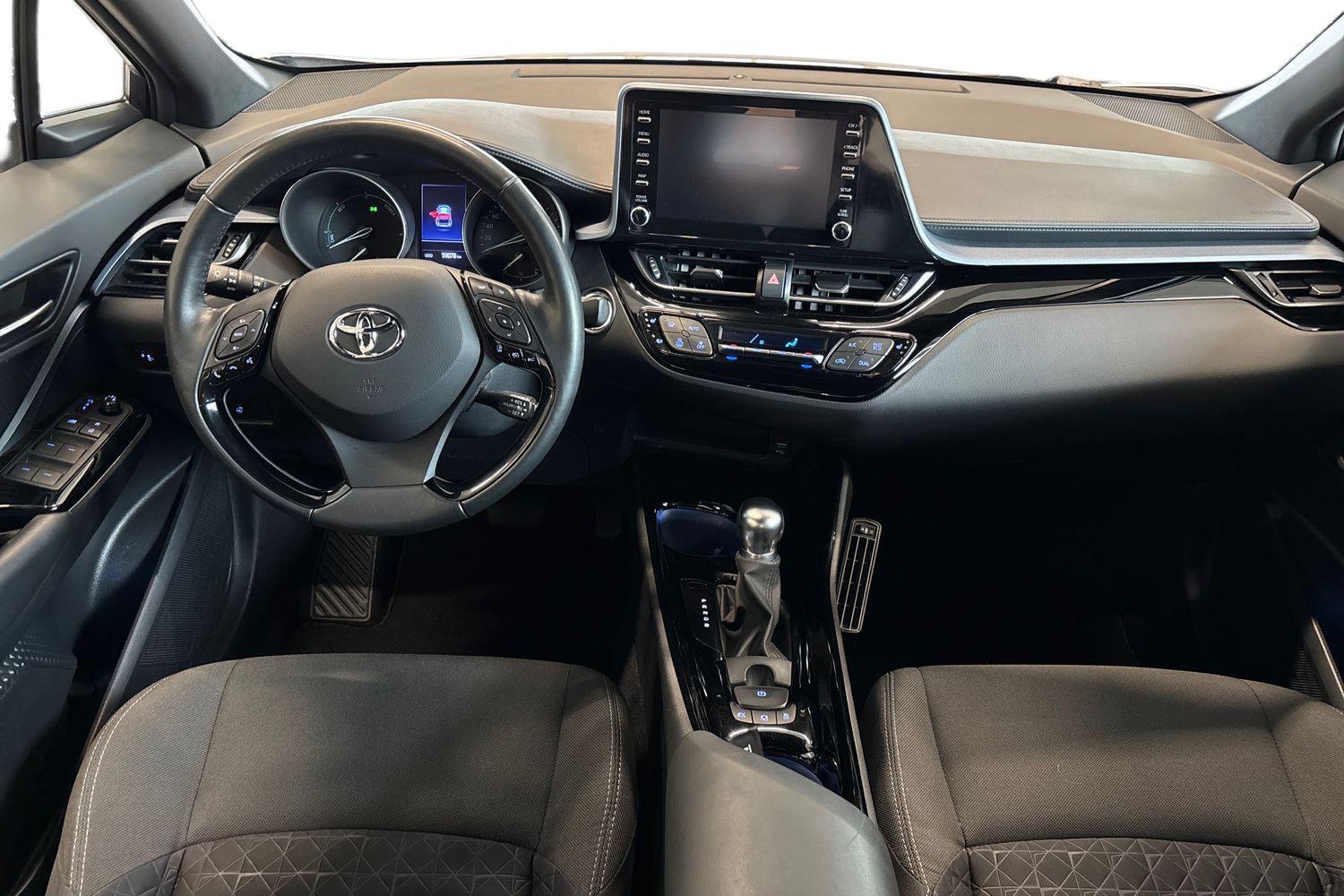 Toyota C-HR vaihtoauto