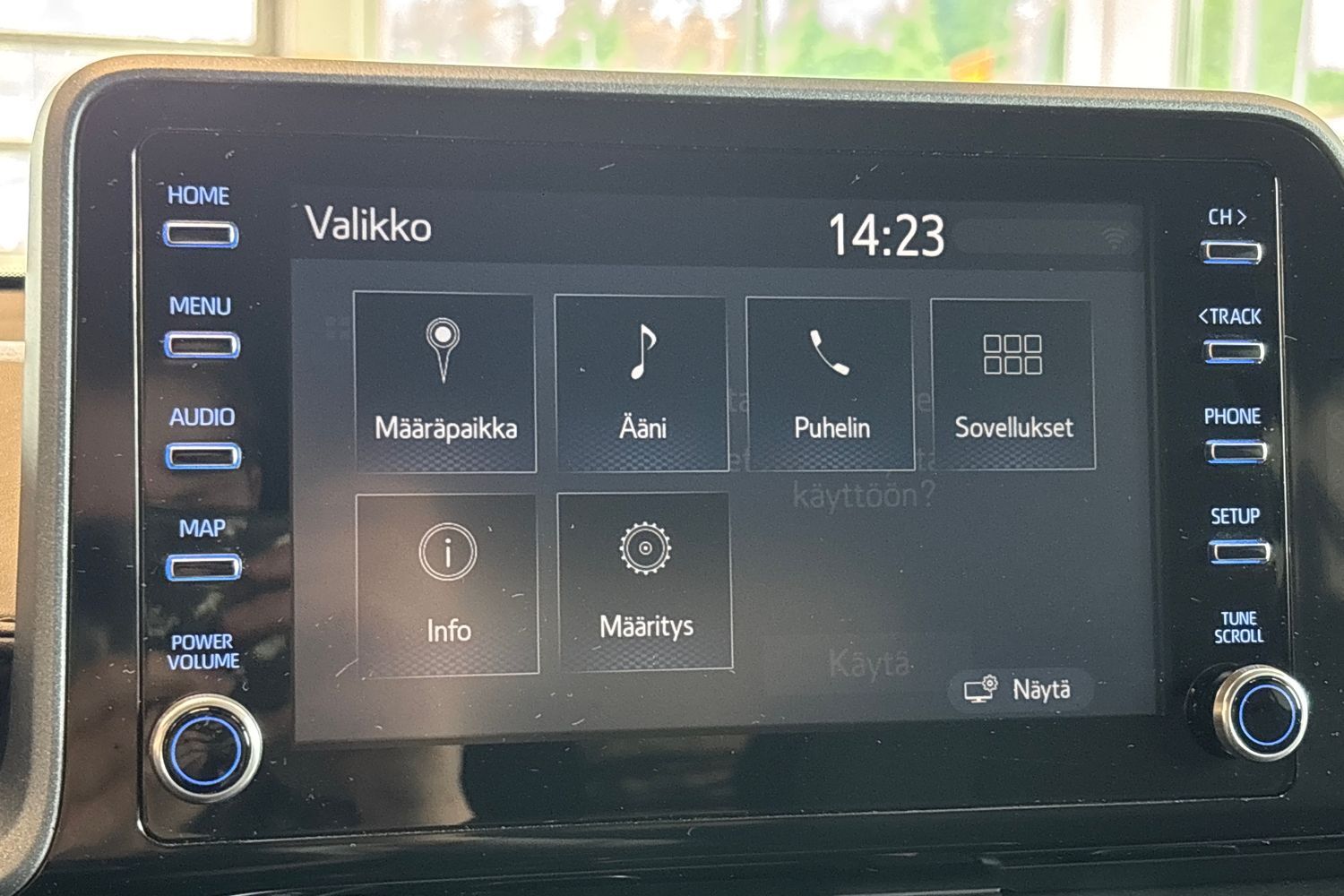 Toyota C-HR vaihtoauto