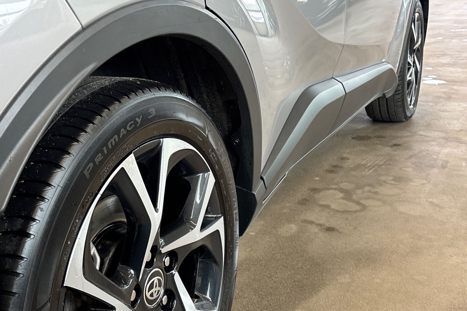 Toyota C-HR vaihtoauto