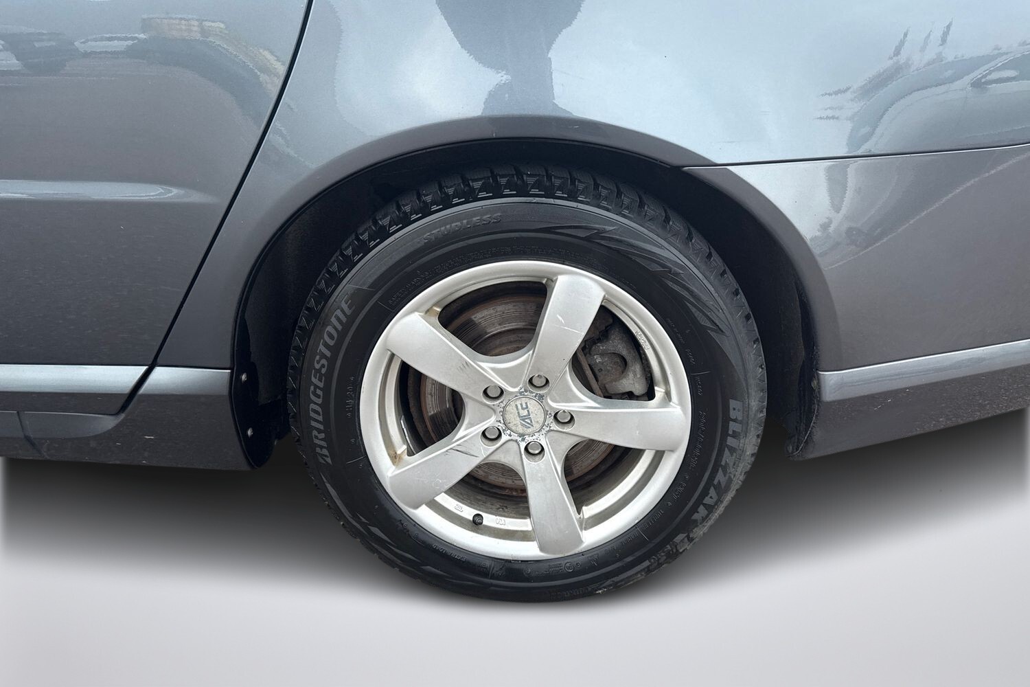 Volvo V70 vaihtoauto