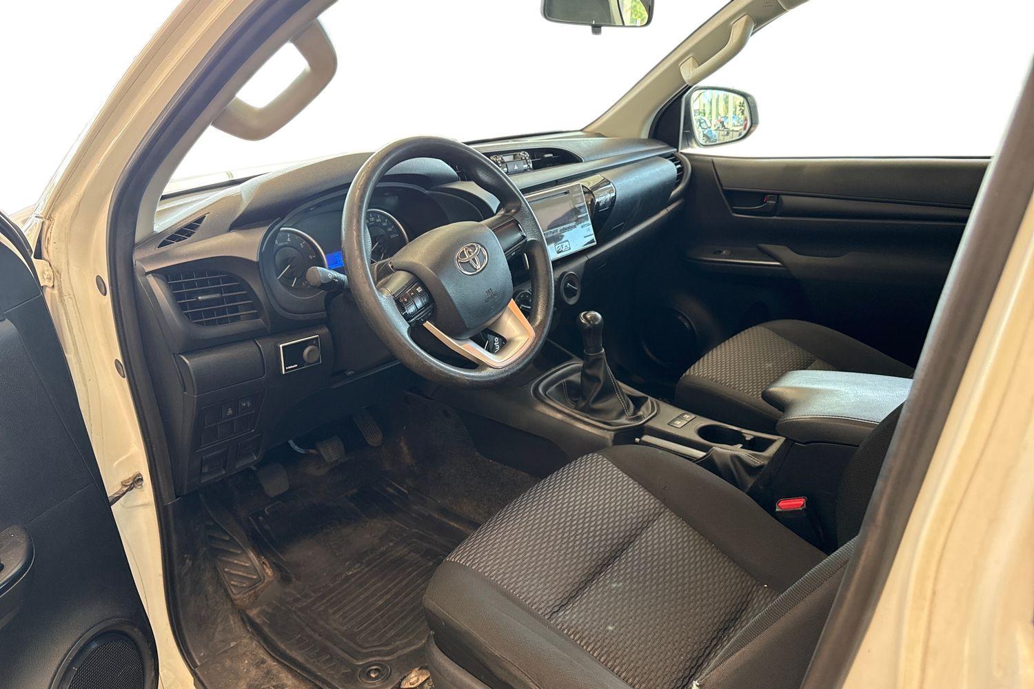 Toyota Hilux vaihtoauto