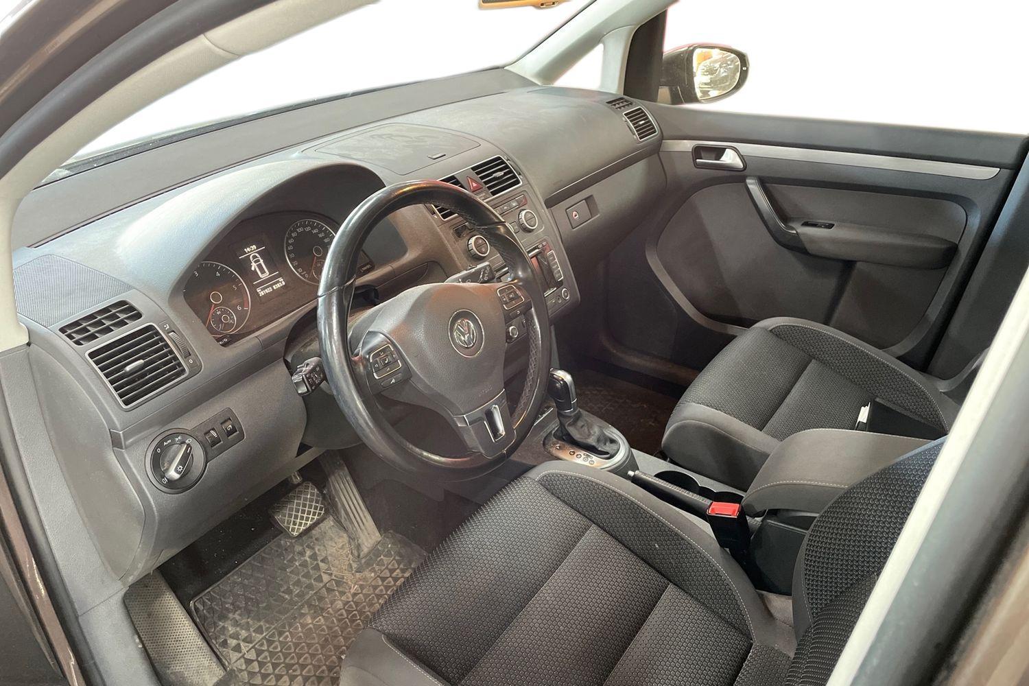 Volkswagen Touran vaihtoauto