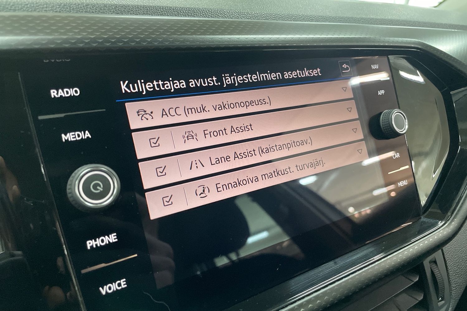 Volkswagen T-Cross vaihtoauto