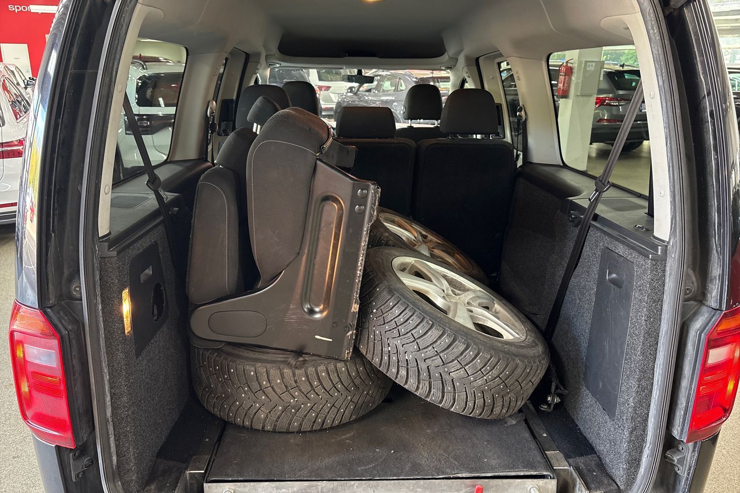 Volkswagen Caddy Maxi vaihtoauto