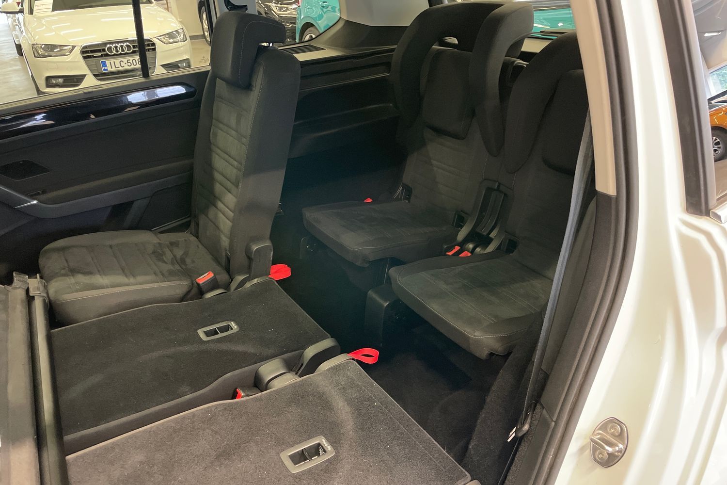 Volkswagen Touran vaihtoauto