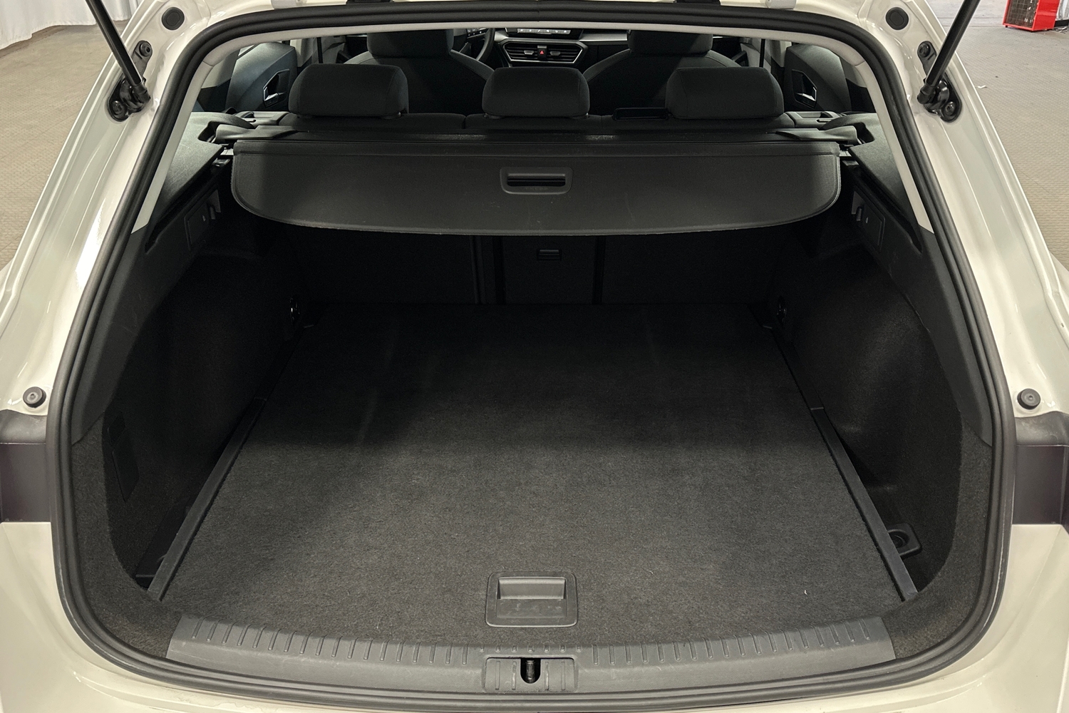 SEAT Leon Sportstourer vaihtoauto