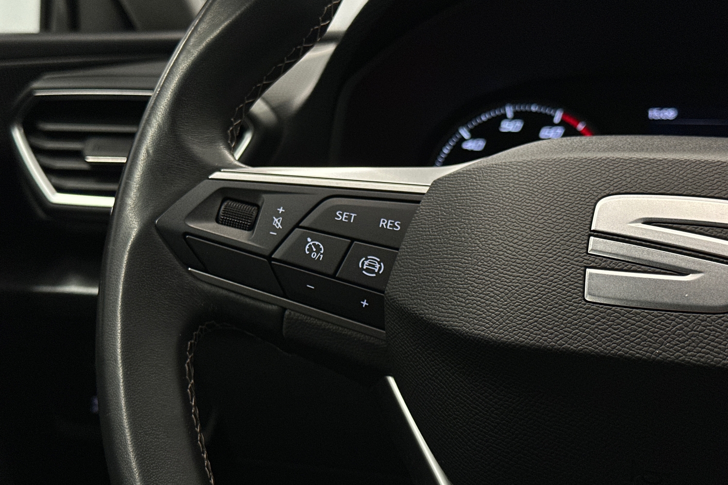 SEAT Leon Sportstourer vaihtoauto