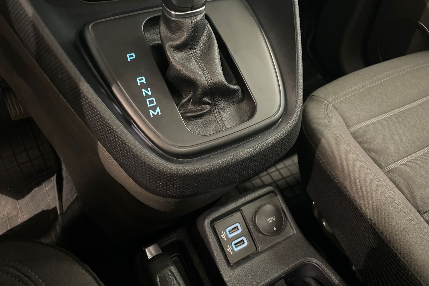 Ford Grand Tourneo Connect vaihtoauto