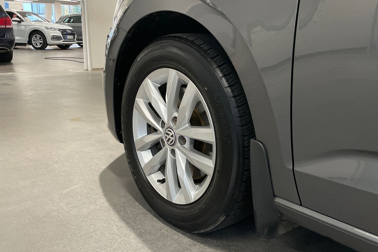 Volkswagen Touran vaihtoauto