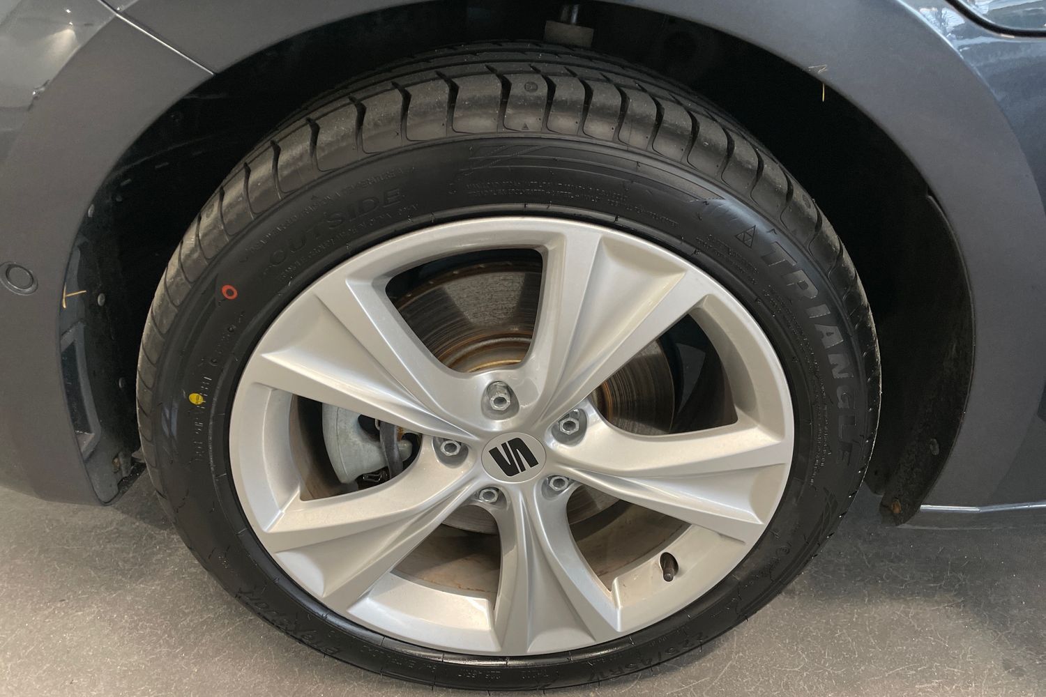 SEAT Leon Sportstourer vaihtoauto