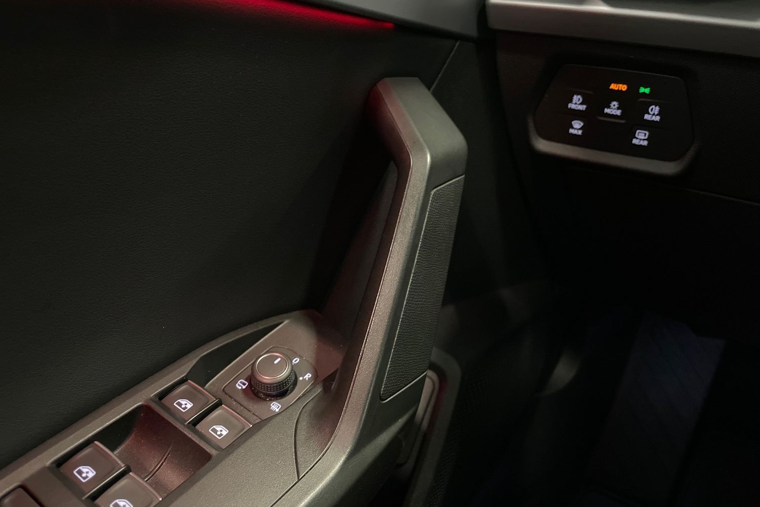 SEAT Leon Sportstourer vaihtoauto
