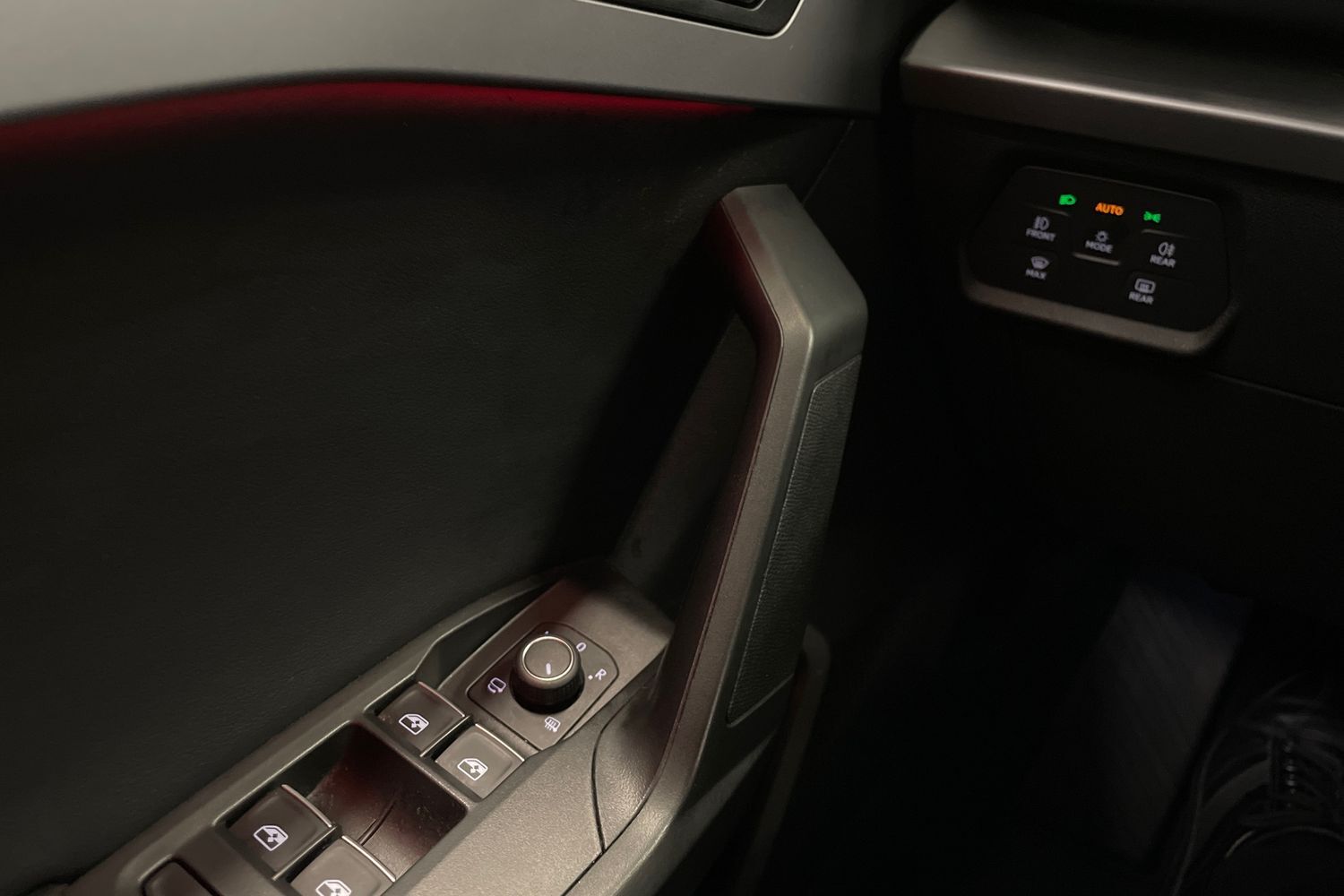 SEAT Leon Sportstourer vaihtoauto