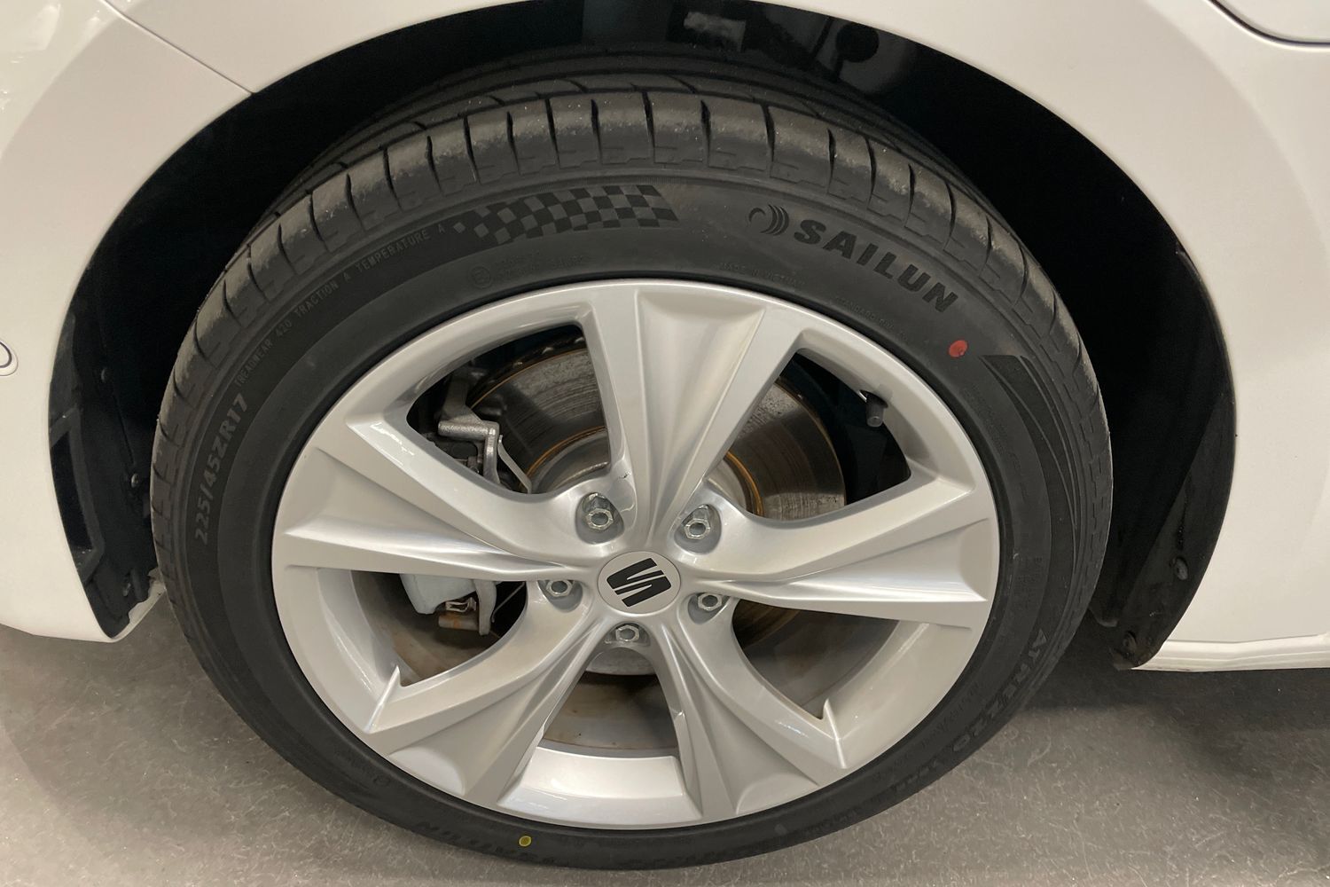 SEAT Leon Sportstourer vaihtoauto