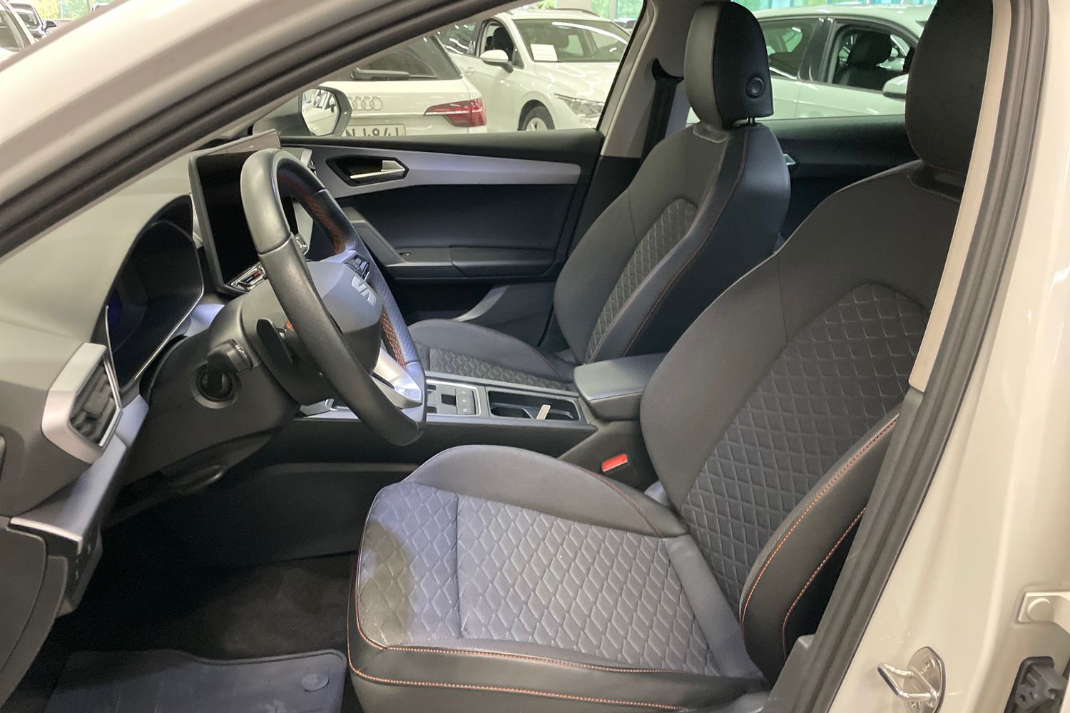 SEAT Leon Sportstourer vaihtoauto