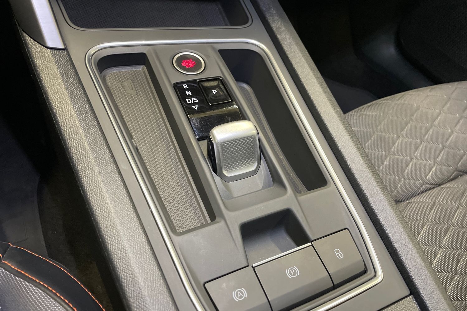 SEAT Leon Sportstourer vaihtoauto