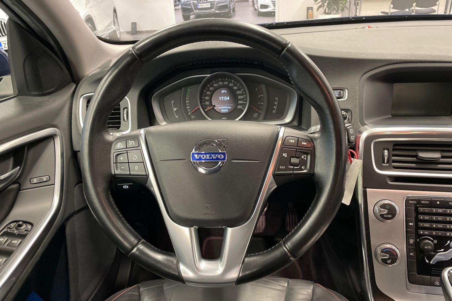 Volvo V60 vaihtoauto