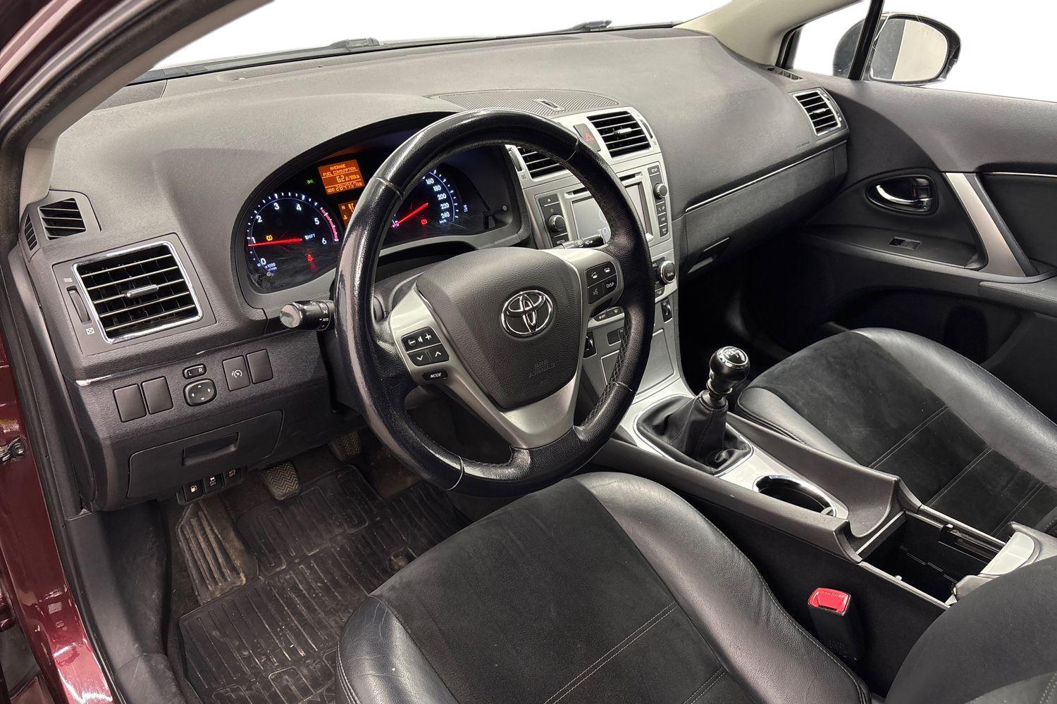Toyota Avensis vaihtoauto