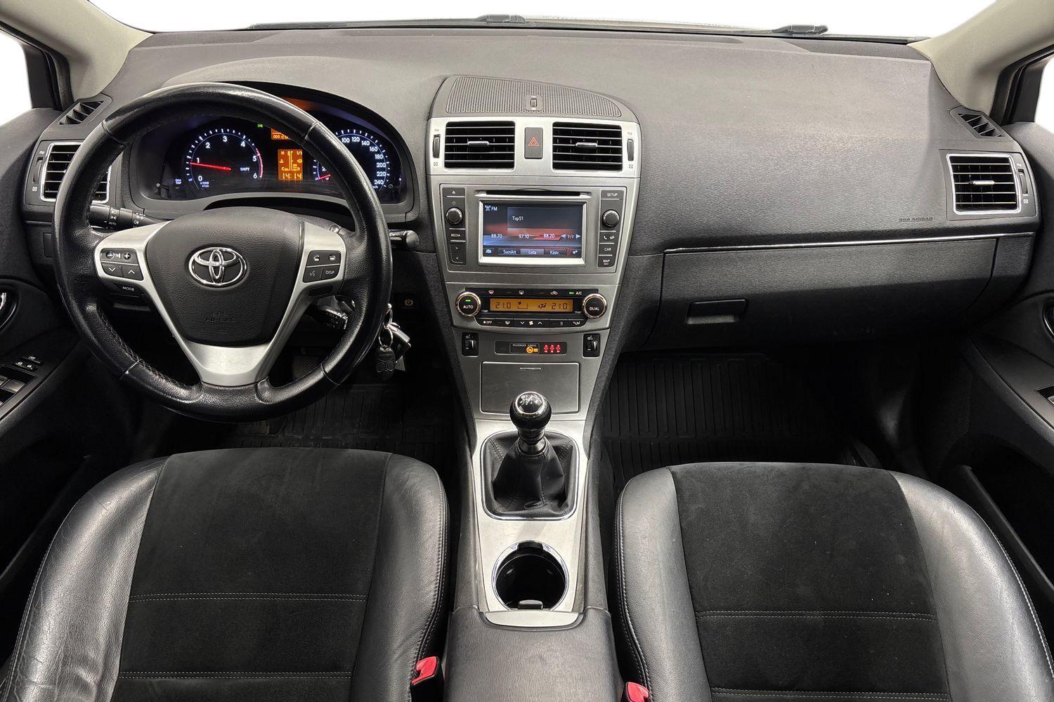 Toyota Avensis vaihtoauto