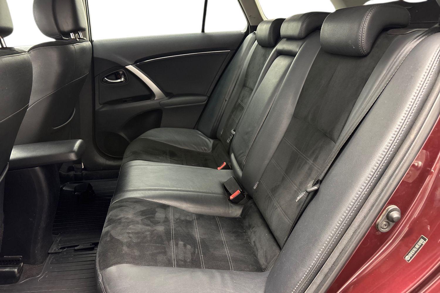Toyota Avensis vaihtoauto