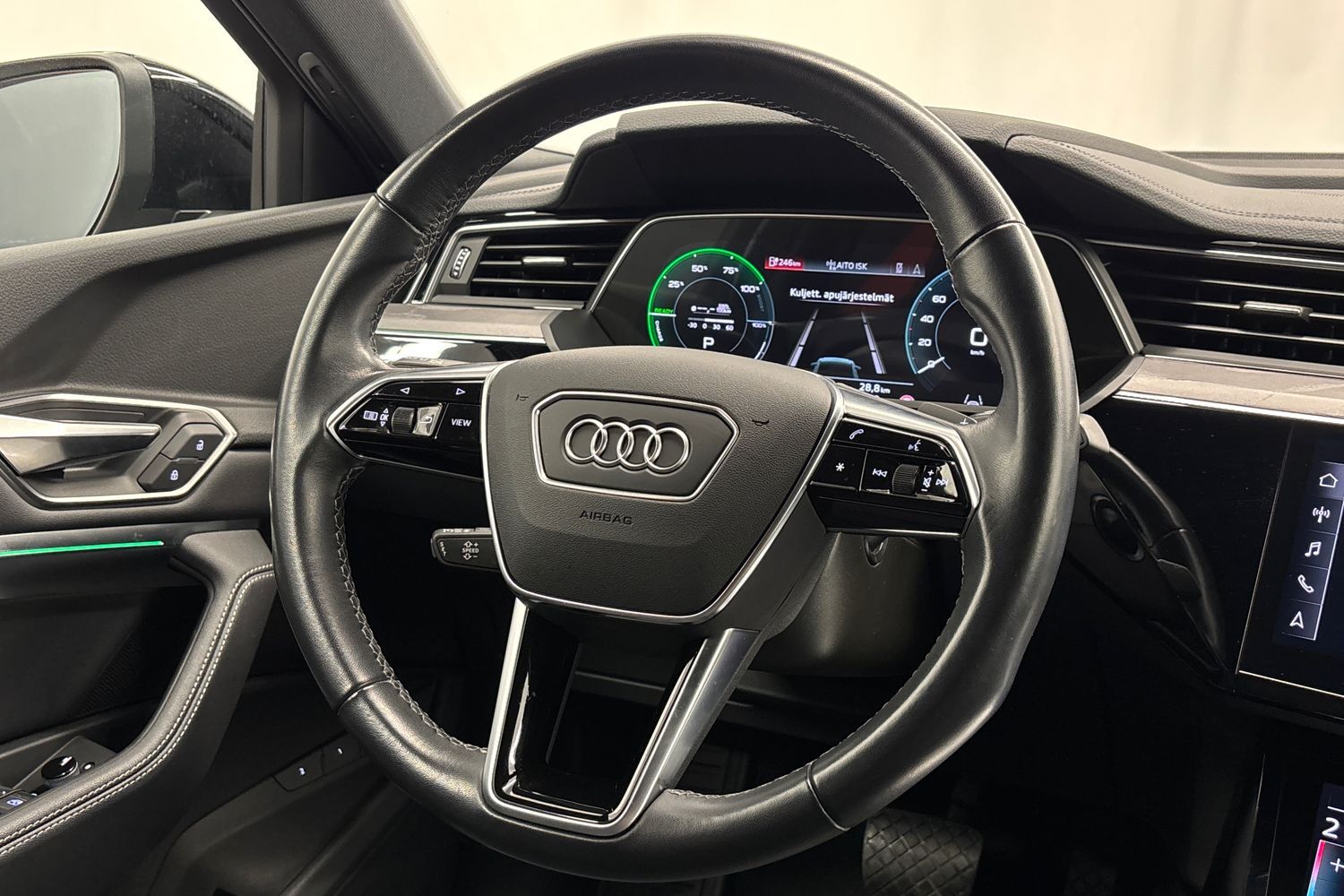 Audi Q8 e-tron vaihtoauto