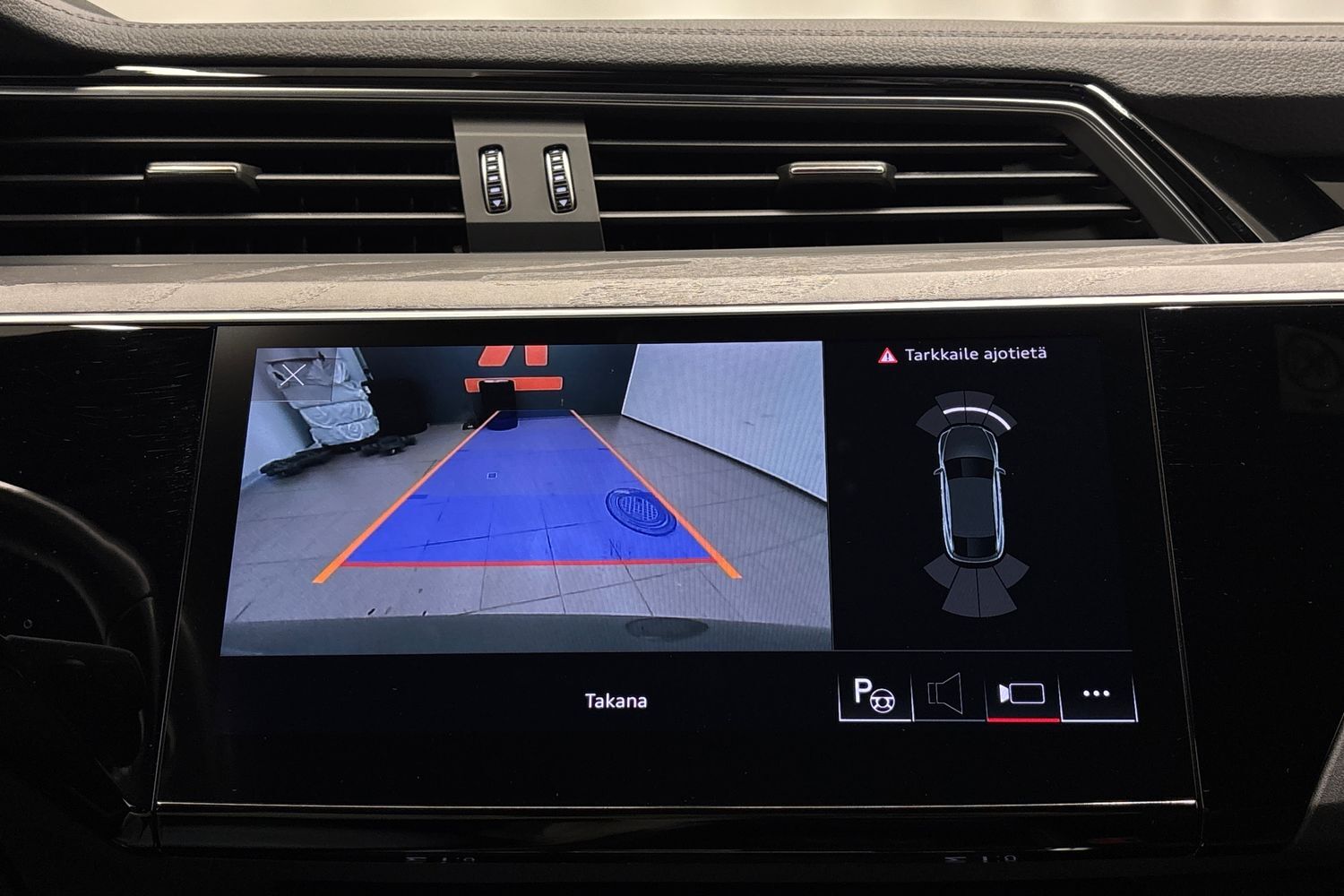 Audi Q8 e-tron vaihtoauto