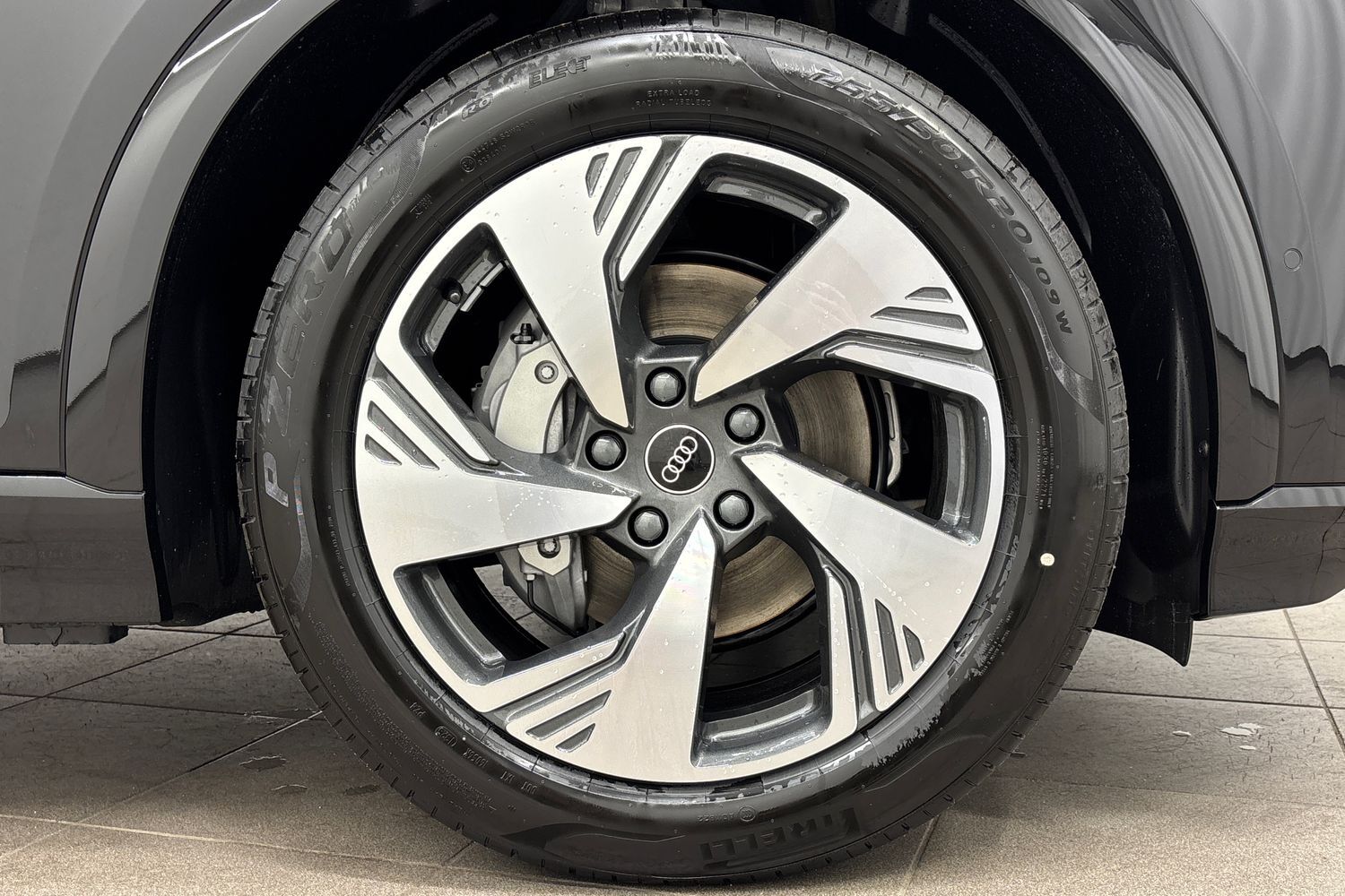 Audi Q6 e-tron vaihtoauto