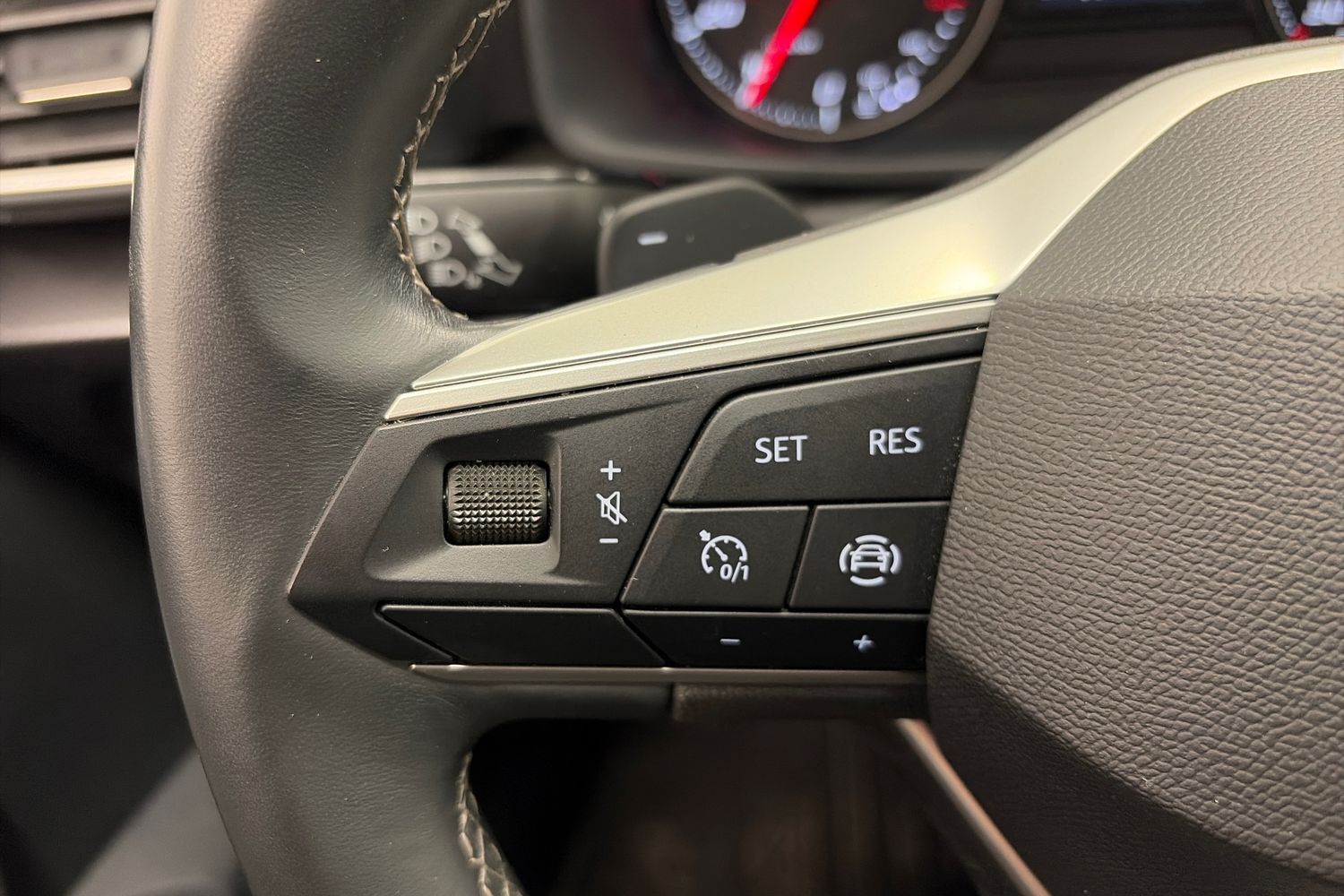 SEAT Leon Sportstourer vaihtoauto