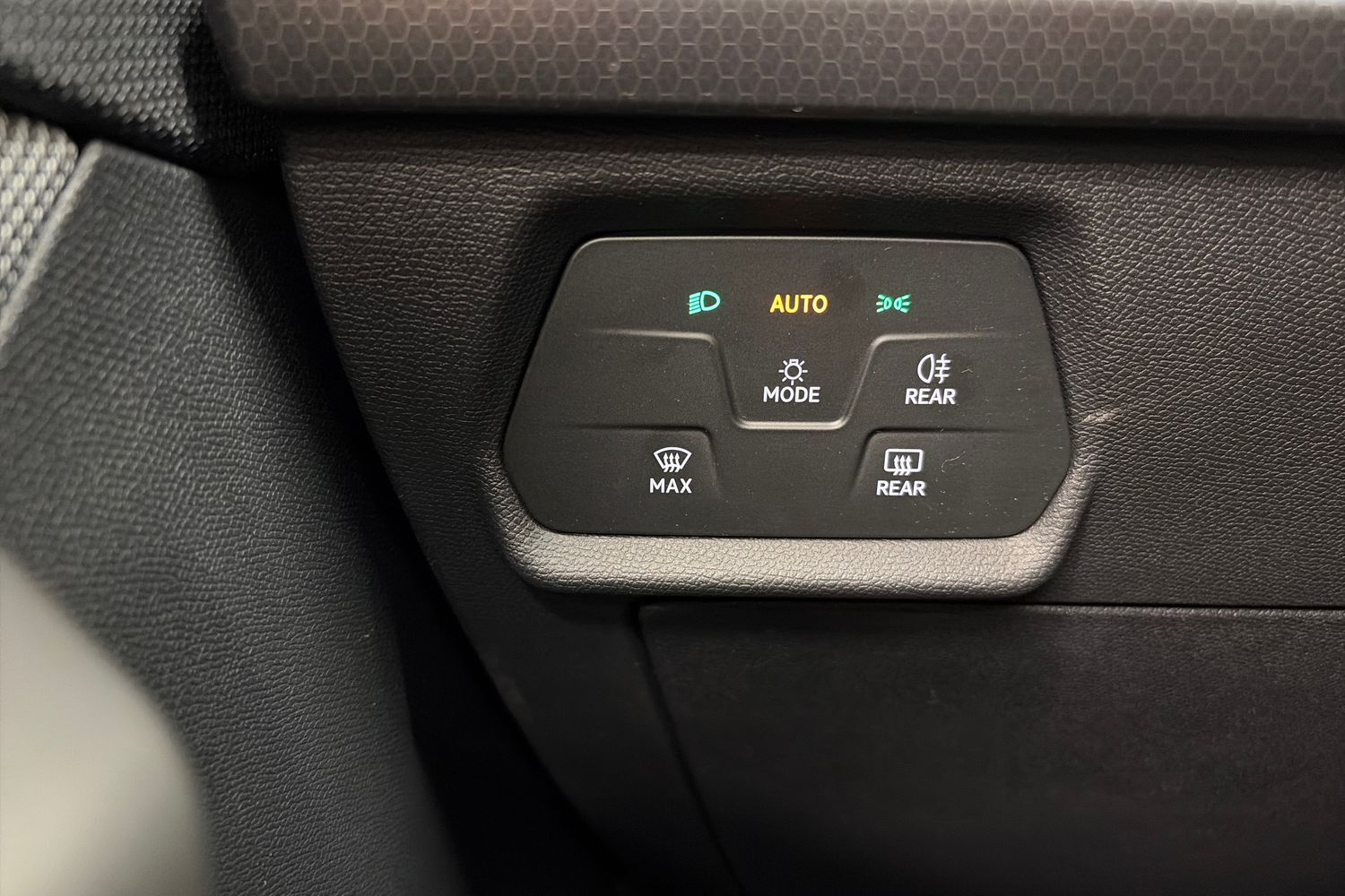 SEAT Leon Sportstourer vaihtoauto