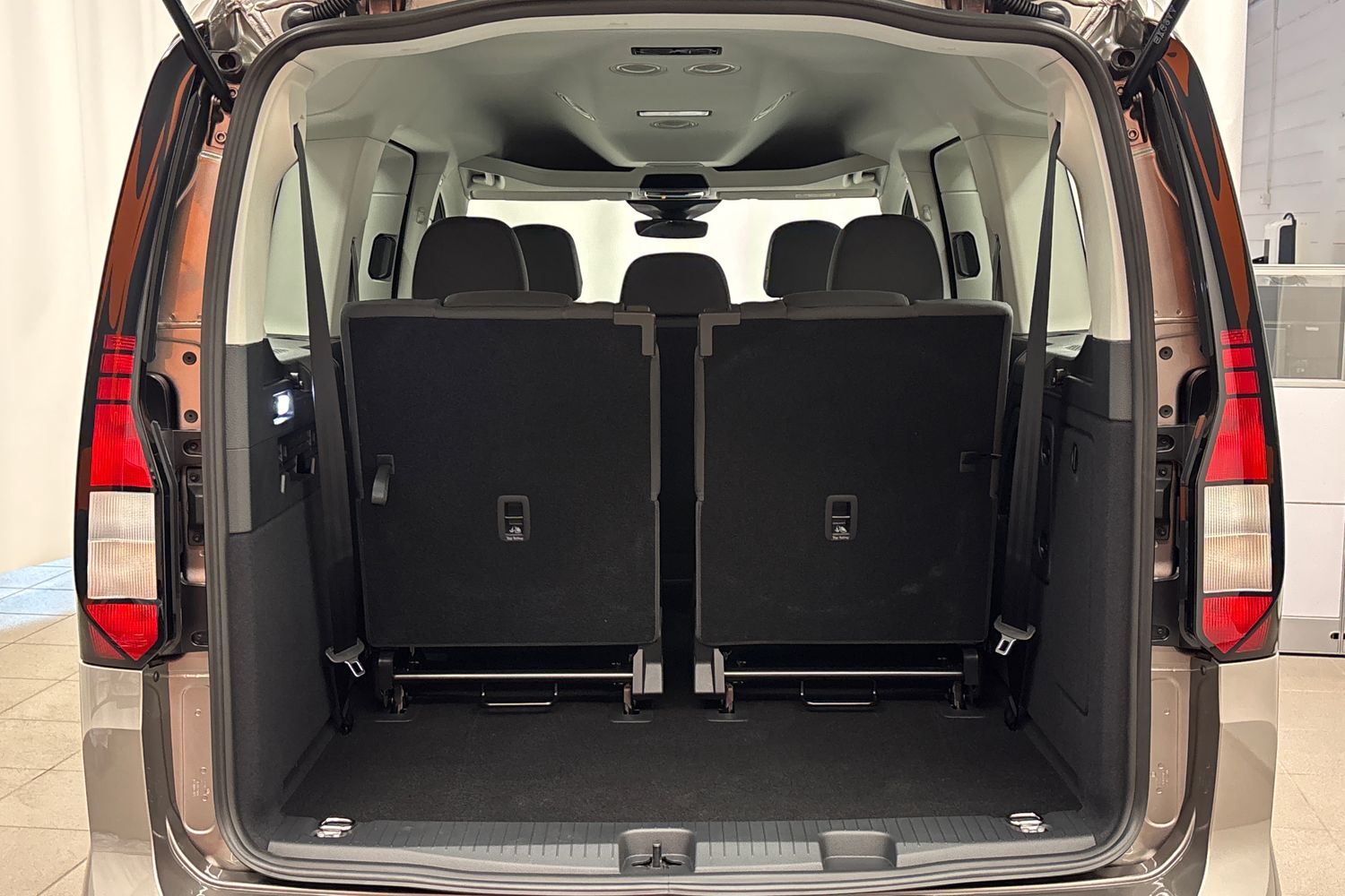 Volkswagen Caddy Maxi vaihtoauto